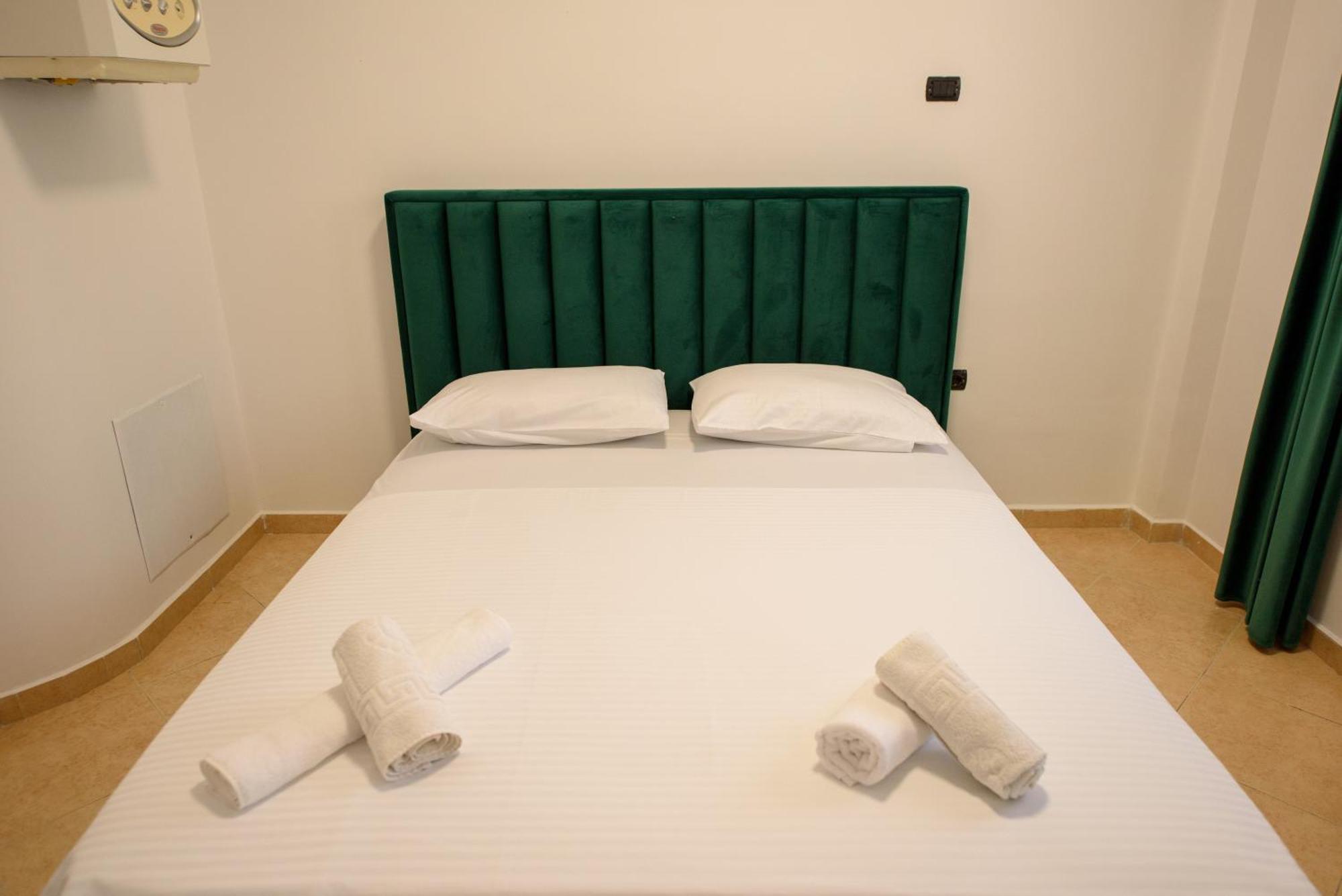 Olivium Rooms Vlorë Exterior foto